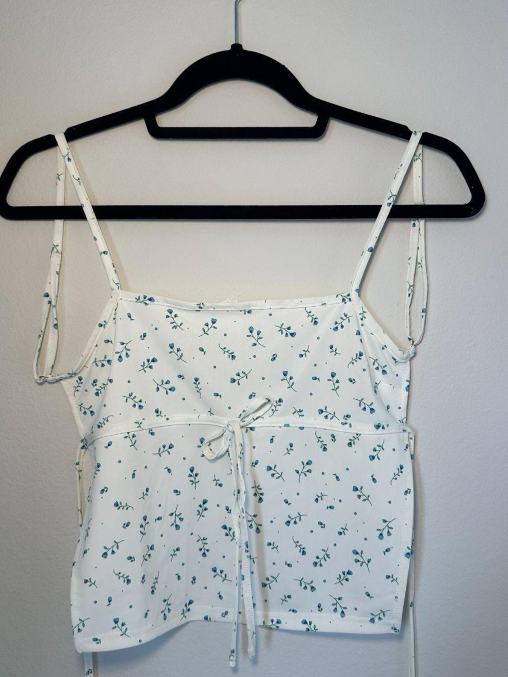 Edikted Jinx Open Back Top White Floral